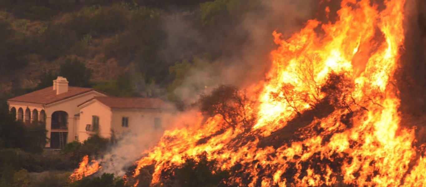 ΗΠΑ: Στις φλόγες η Σάντα Μπάρμπαρα - Απειλούνται ακόμα και σπίτια διασήμων (φωτό, βίντεο)